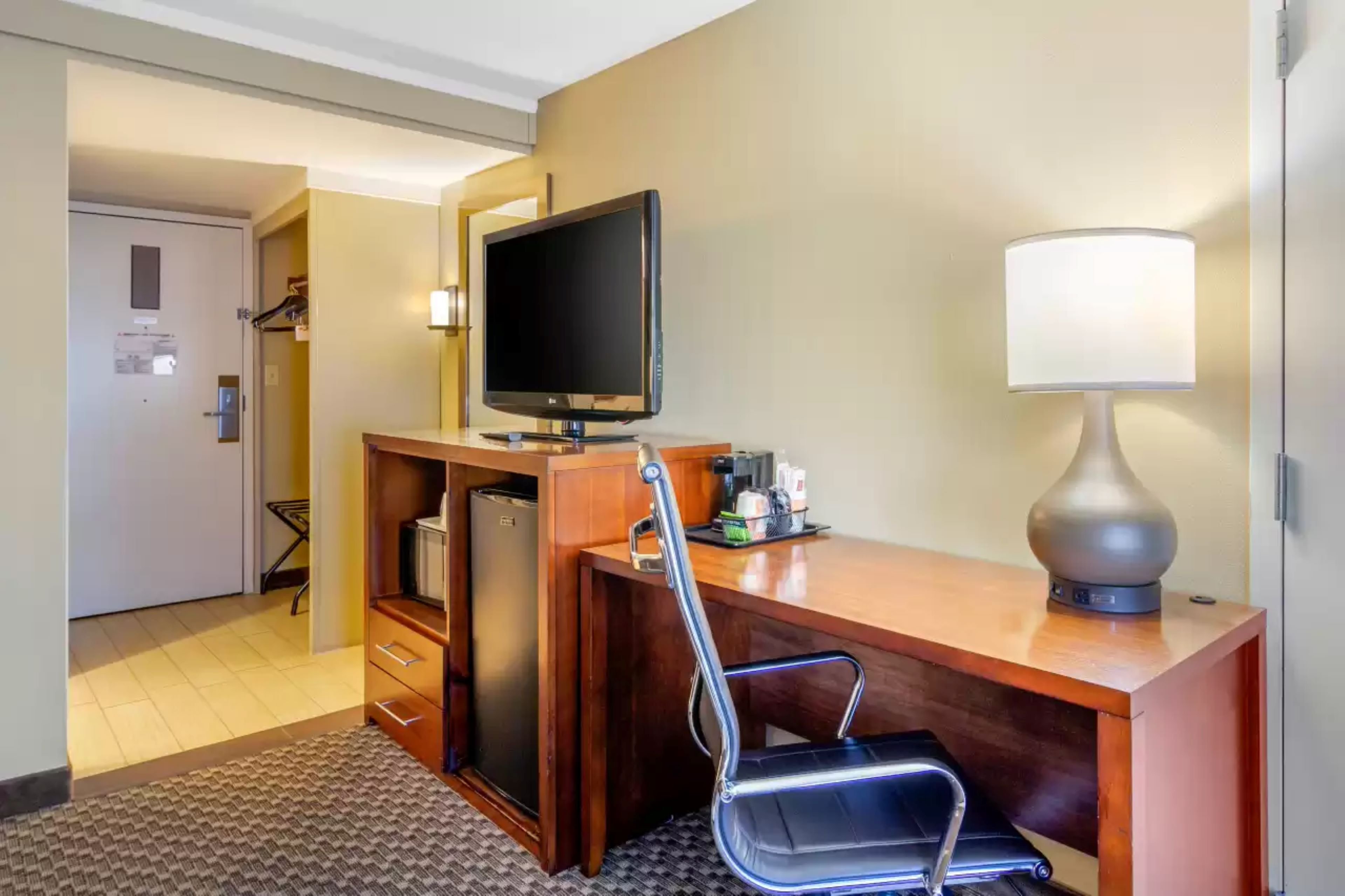 Holiday Inn Express Denver Central - North 55/64