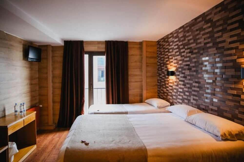 Cal Ruiz Hotel 16/72