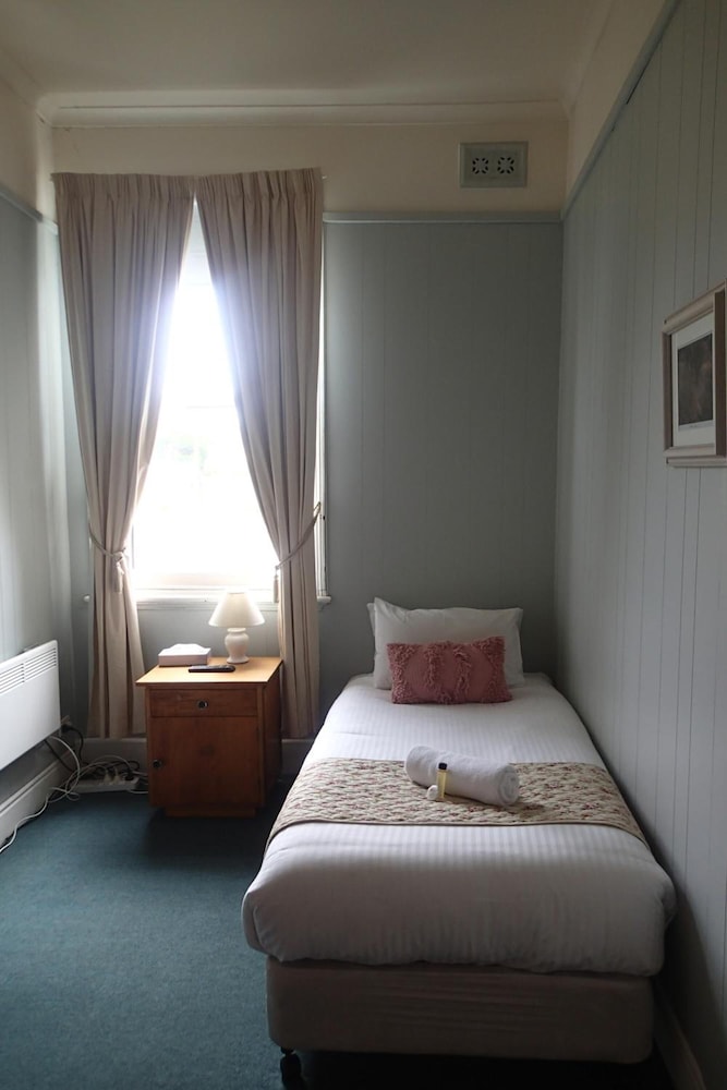 Bischoff Hotel 10/62