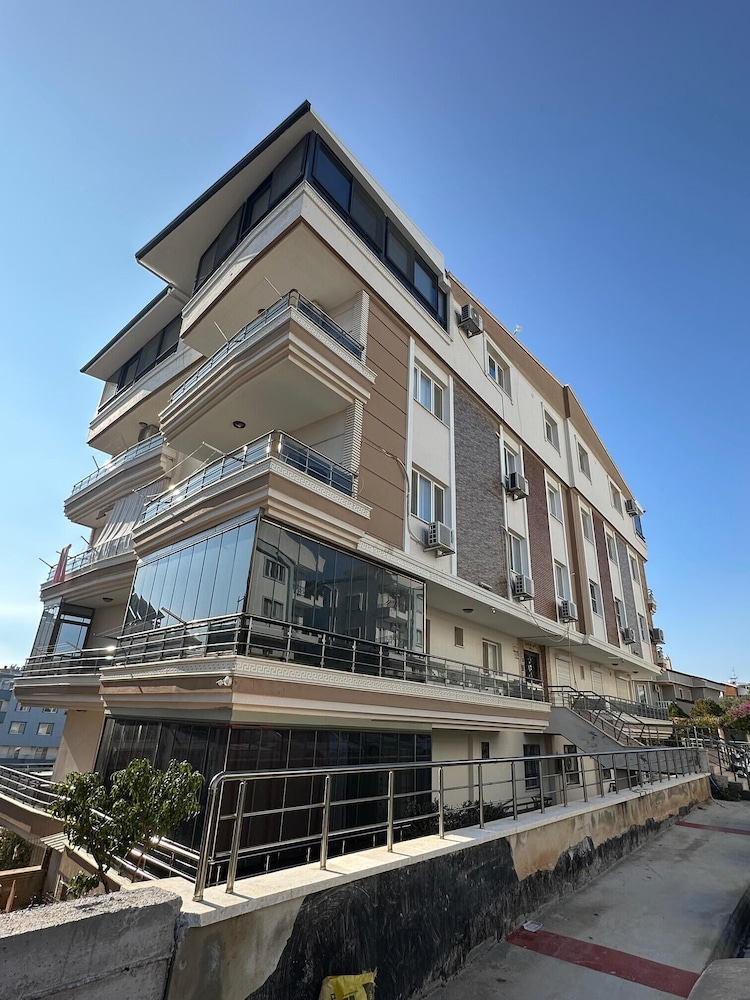 Mavi Restaurant & Apartments 1 8/50