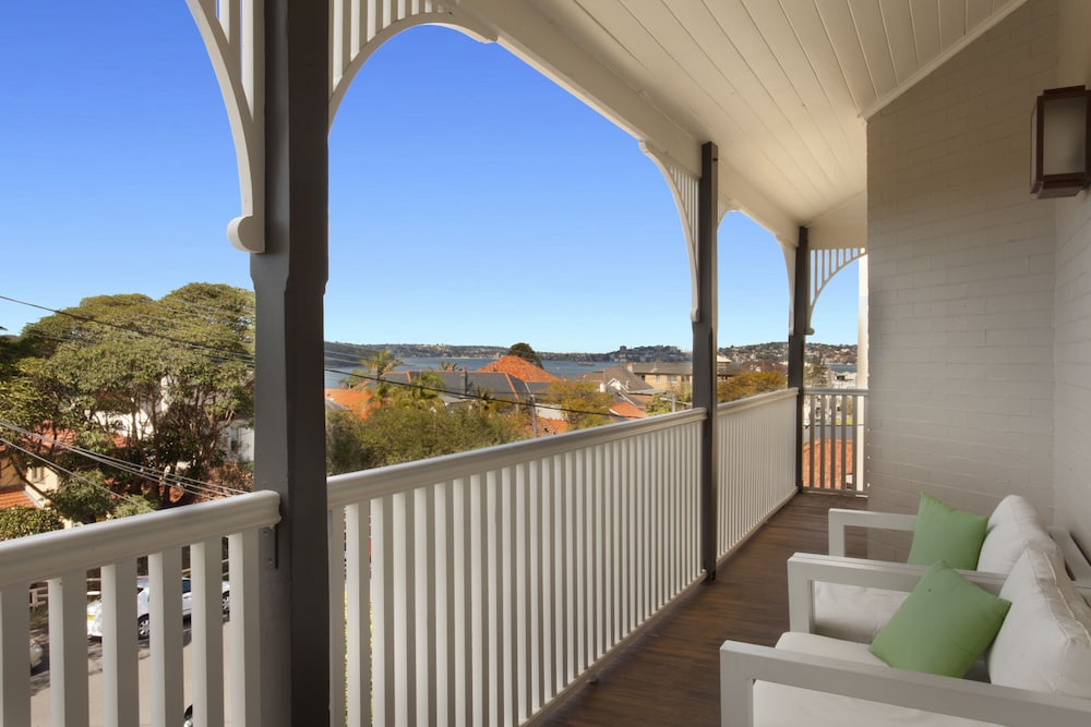 CREMORNE POINT MANOR 67/73