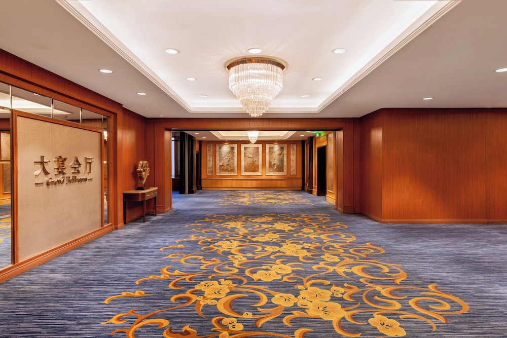 Shangri La Harbin 10/69