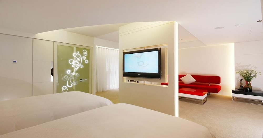 Forward Hotel Taipei 45/75