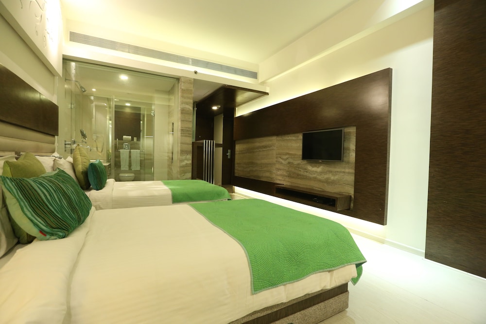 Maya Hotel 45/61