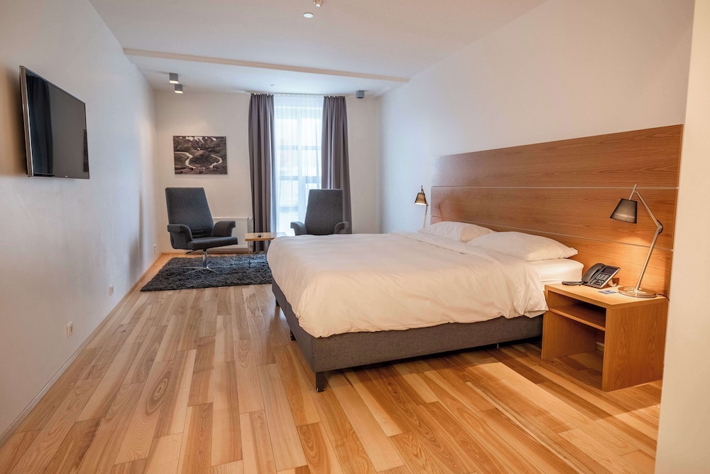Park Inn By Radisson Reykjavik Keflavik Airport 11/50