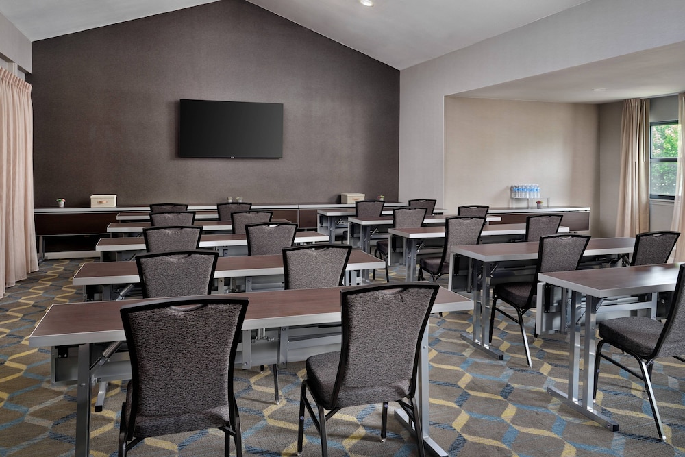 Residence Inn Costa Mesa Newport Beach 37/38