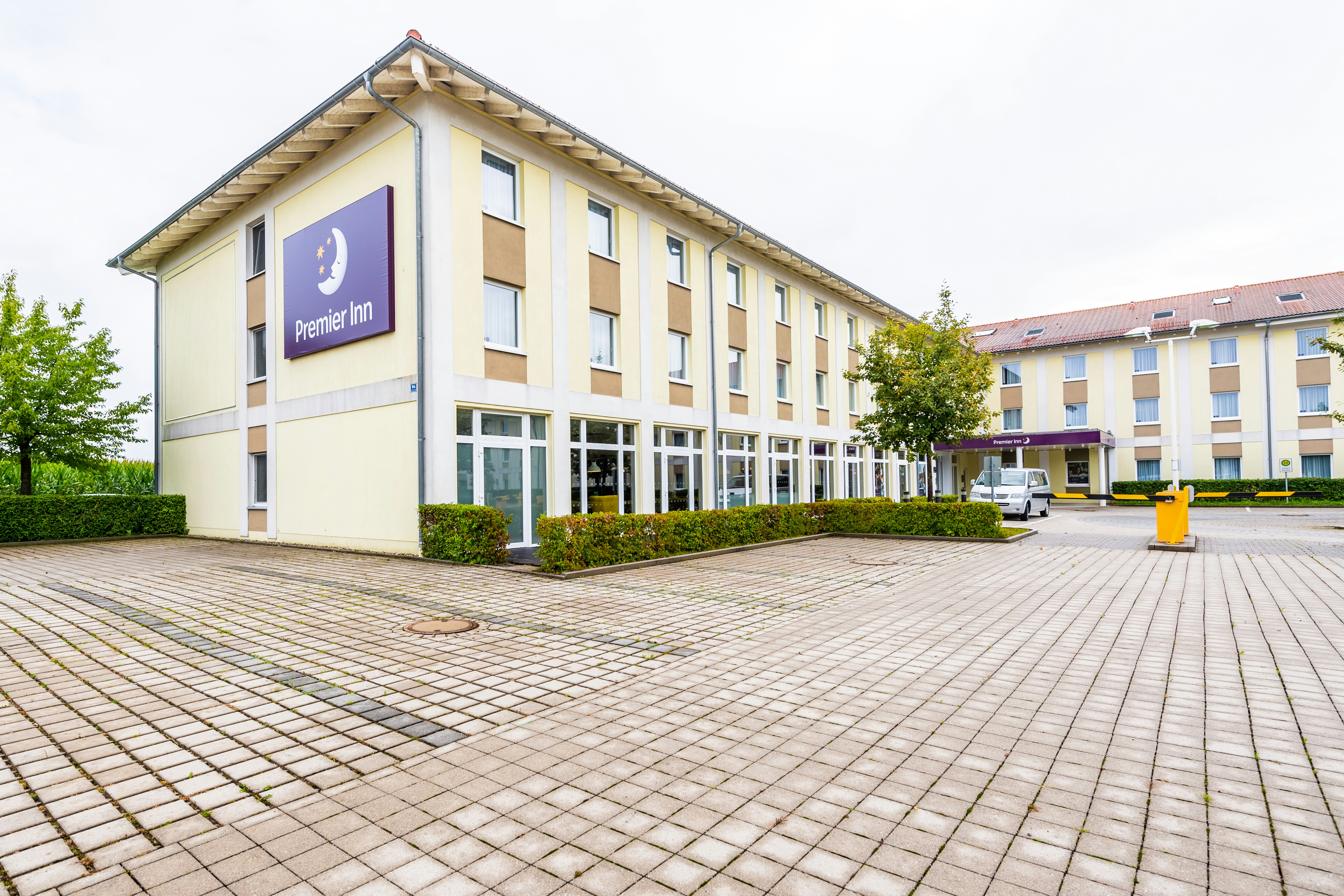Premier Inn Munich Airport East 12/16
