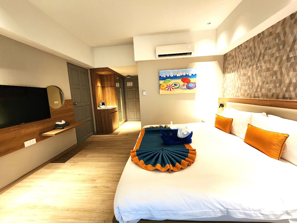 Amalthea Hotel 11/50