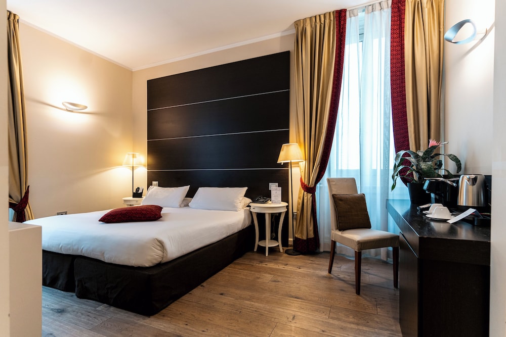 Superior, Twin Beds, Sofa, Town House 33 2/10