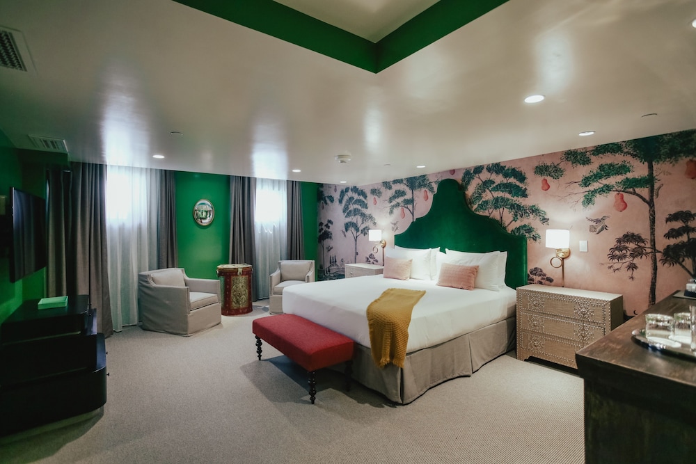 Suite, Queen Bed