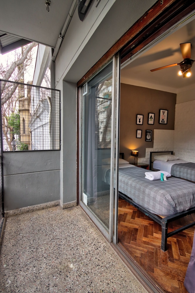 Play Hostel Soho 26/50