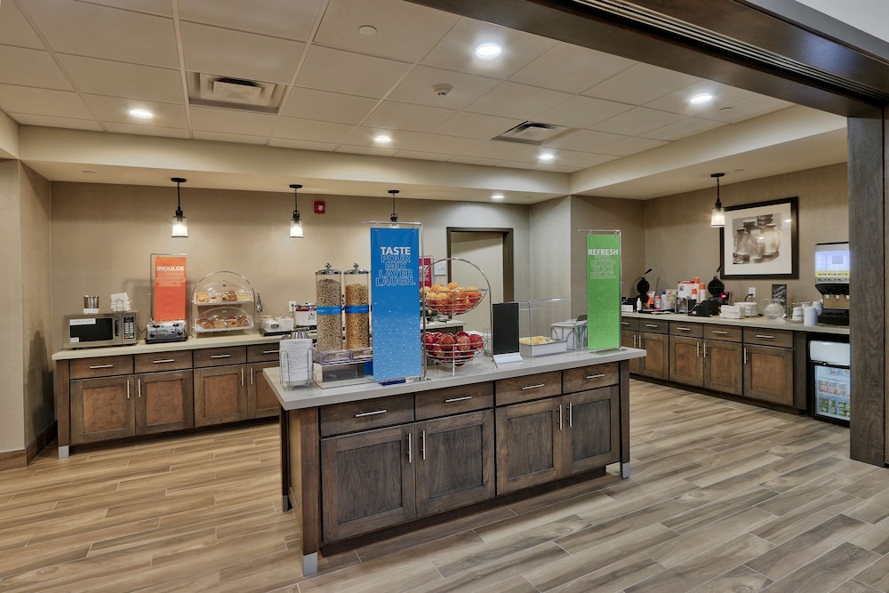 Hampton Inn and Suites Artesia 9/46