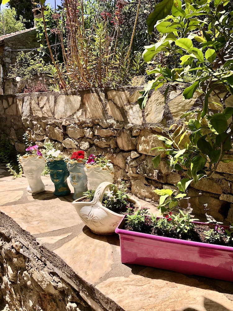 Eski Datca Pansiyon Cafe 42/50