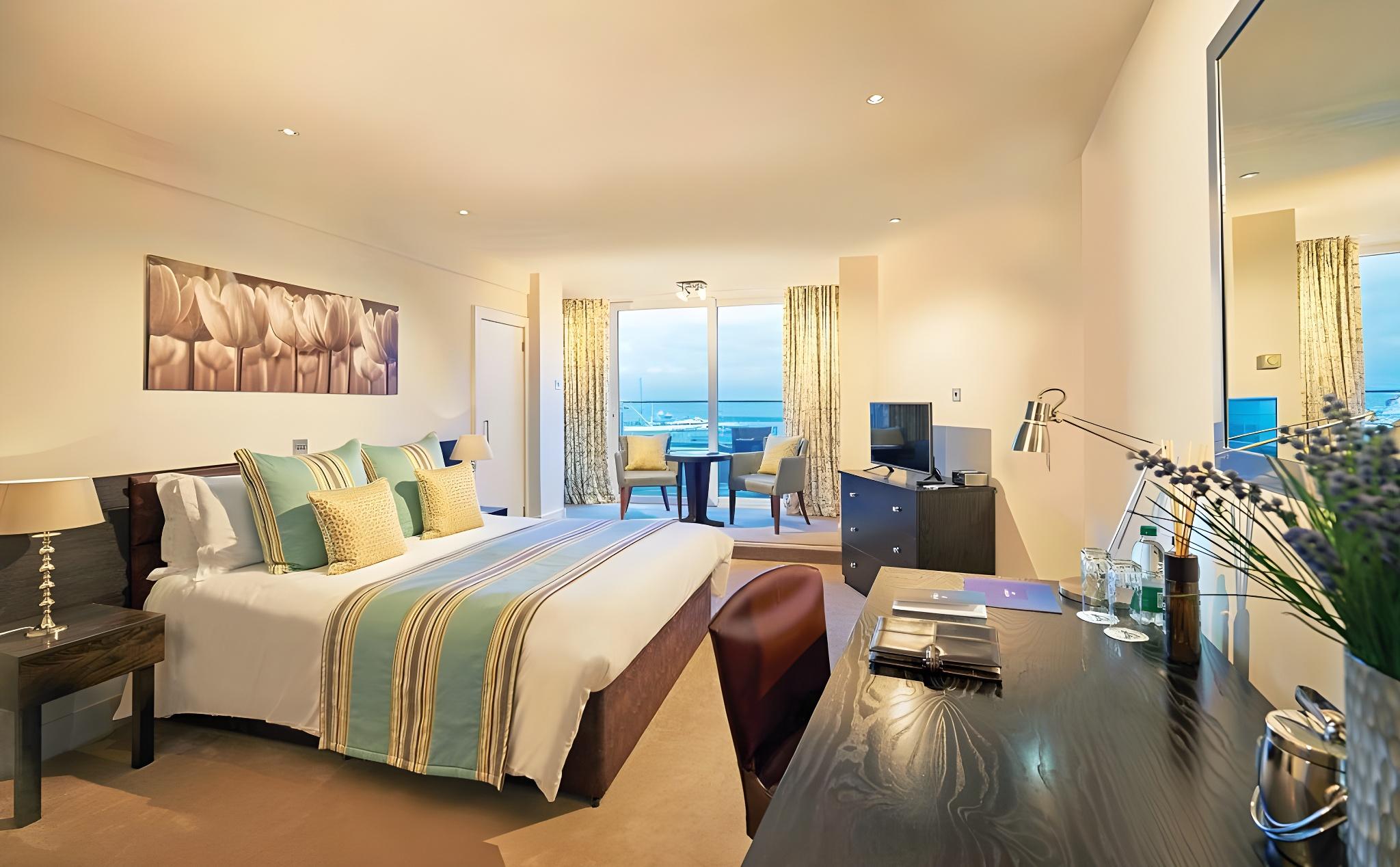 Room, Bay View