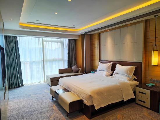 Deluxe, Suite