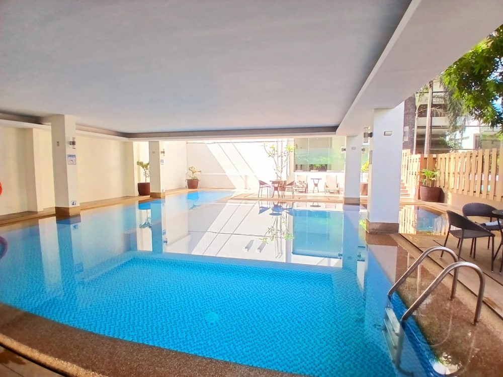 Dohera Hotel 36/69
