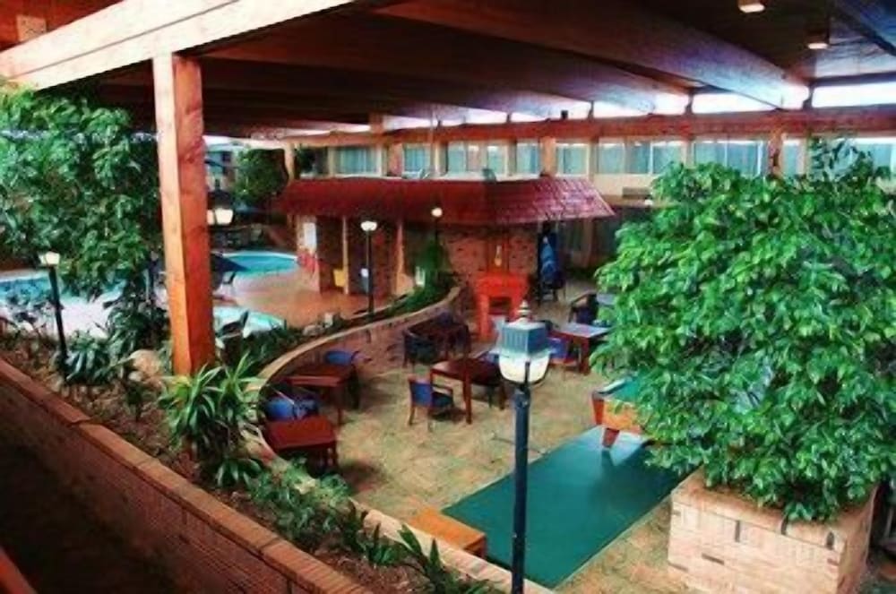 Travelodge by Wyndham Gaylord 43/46