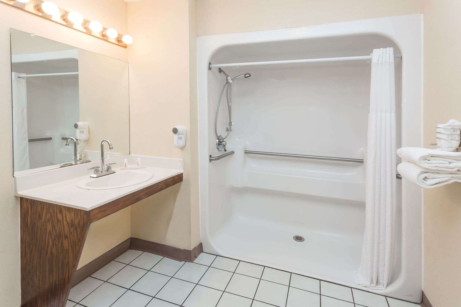 Baymont By Wyndham Valdosta At Valdosta Mall 35/36