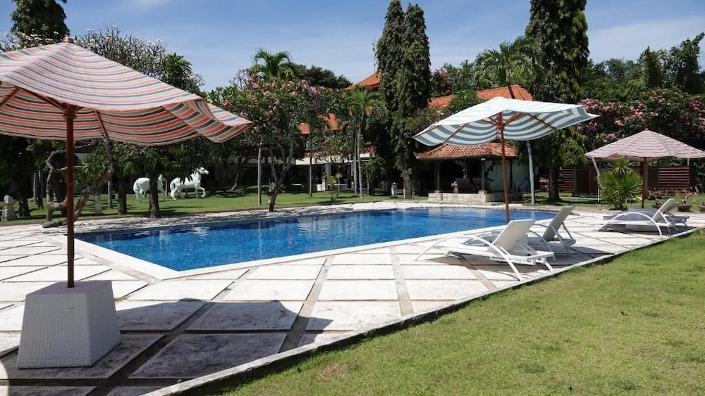 Bali Bungalo Hotel 27/31