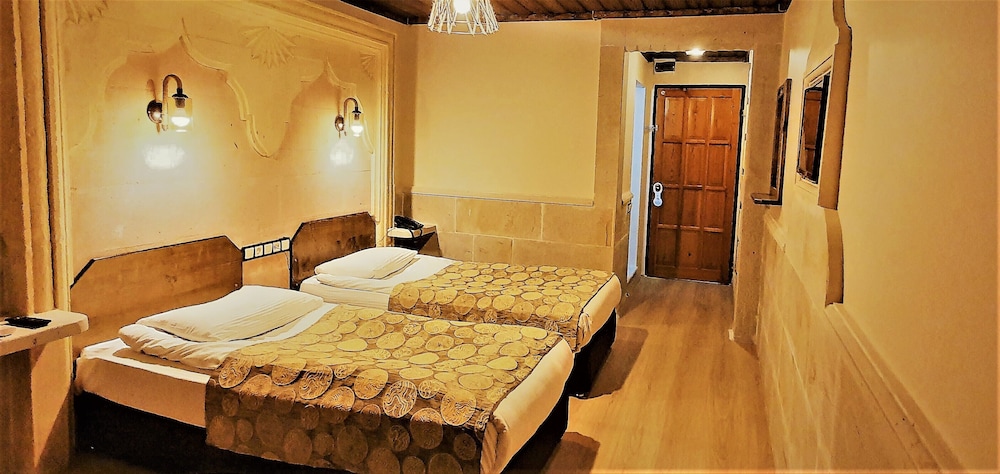 Ciner Hotel 19/50