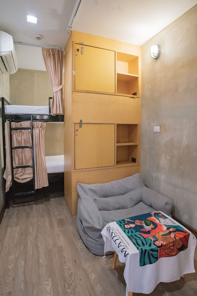 Cazz Hostel 25/50