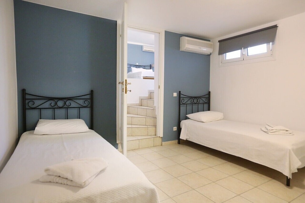 residence, sea view