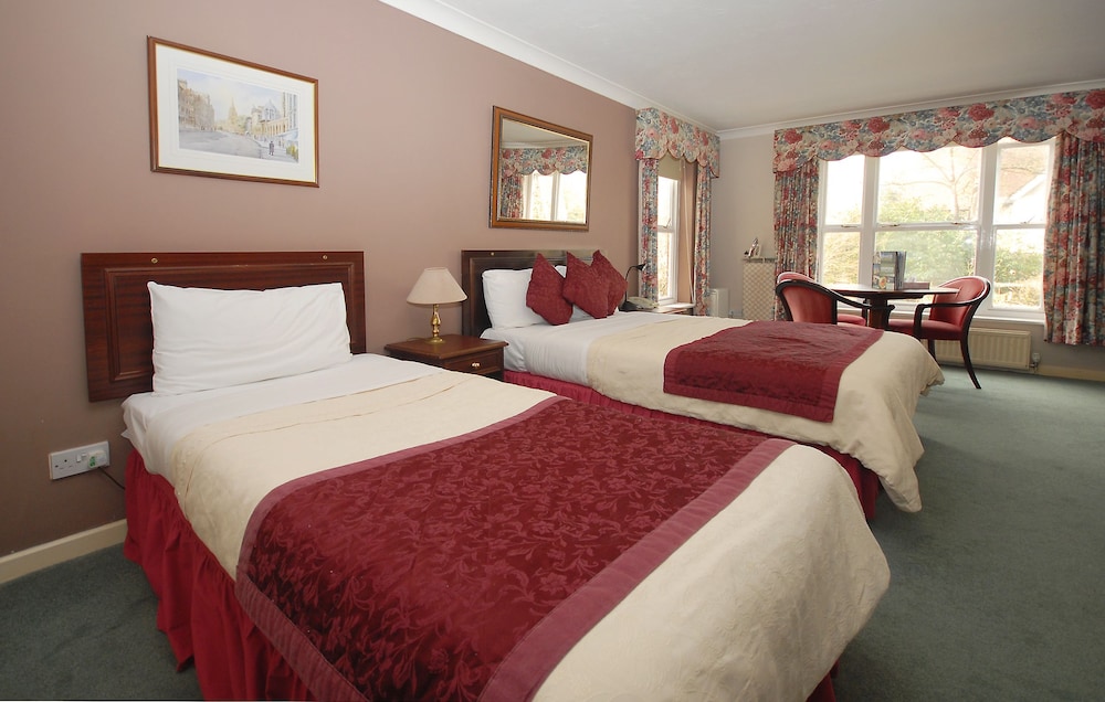 Marlborough House Hotel 9/50
