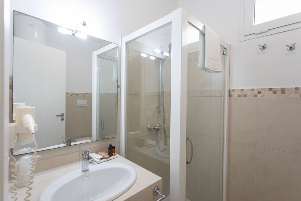 19 Summer Suites 60/60
