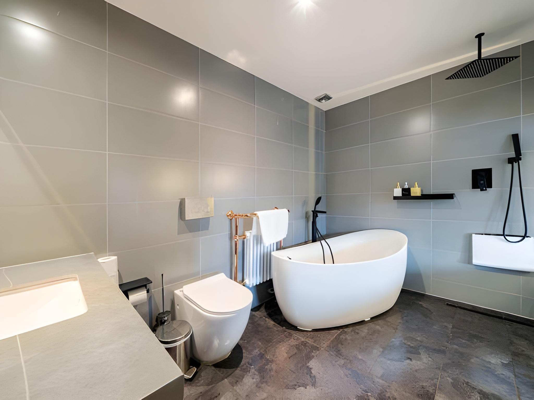 Waterhead Rooms & Suites - Parking and Light Breakfast 42/43