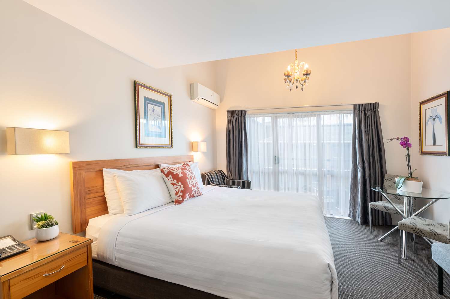 Best Western Newmarket Inn & Suites 22/58