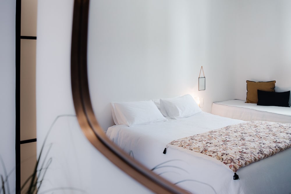 MASTER, SUITE, HOT TUB, TERRACE