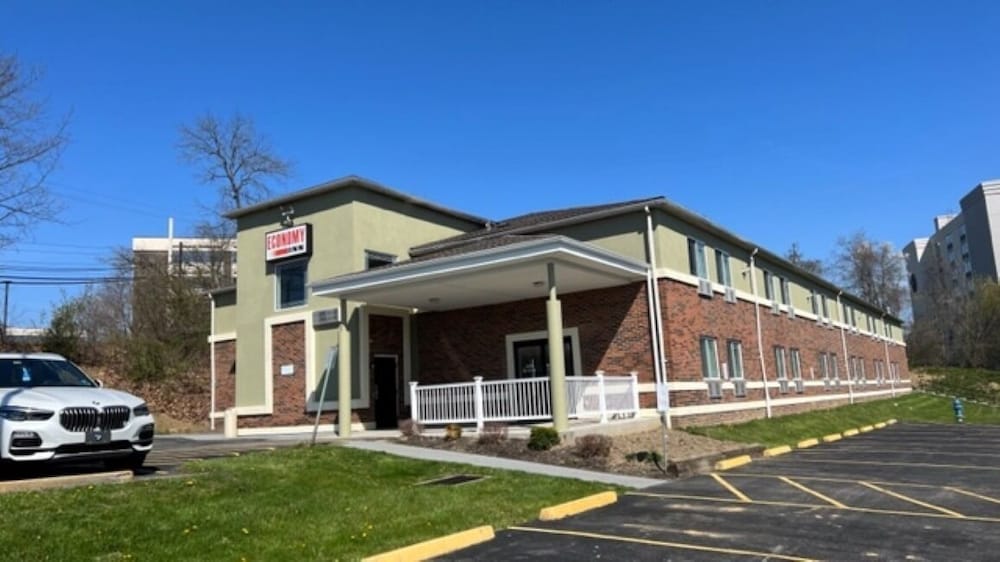 Suburban Studios Coraopolis, PA 31/42