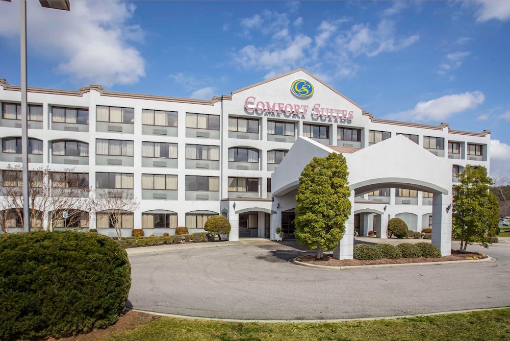Comfort Suites Lumberton North 1/53