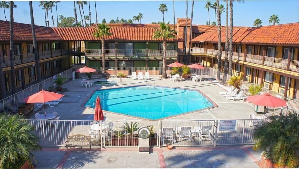 Guesthouse Hotel Norwalk 1/33