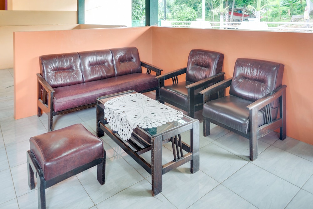 OYO 3281 Griya Ketapang 12/20