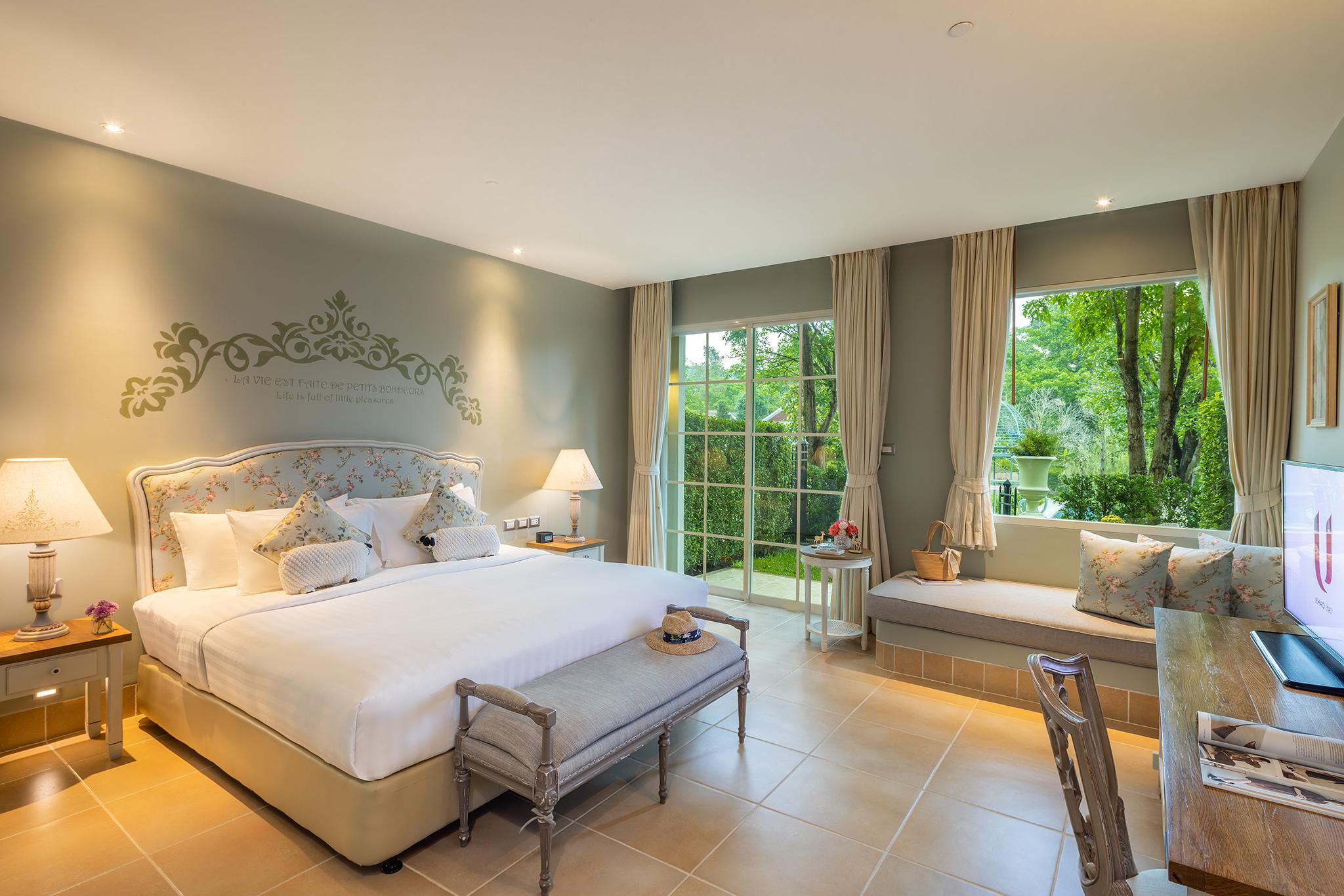 Garden, Queen Bed, Terrace