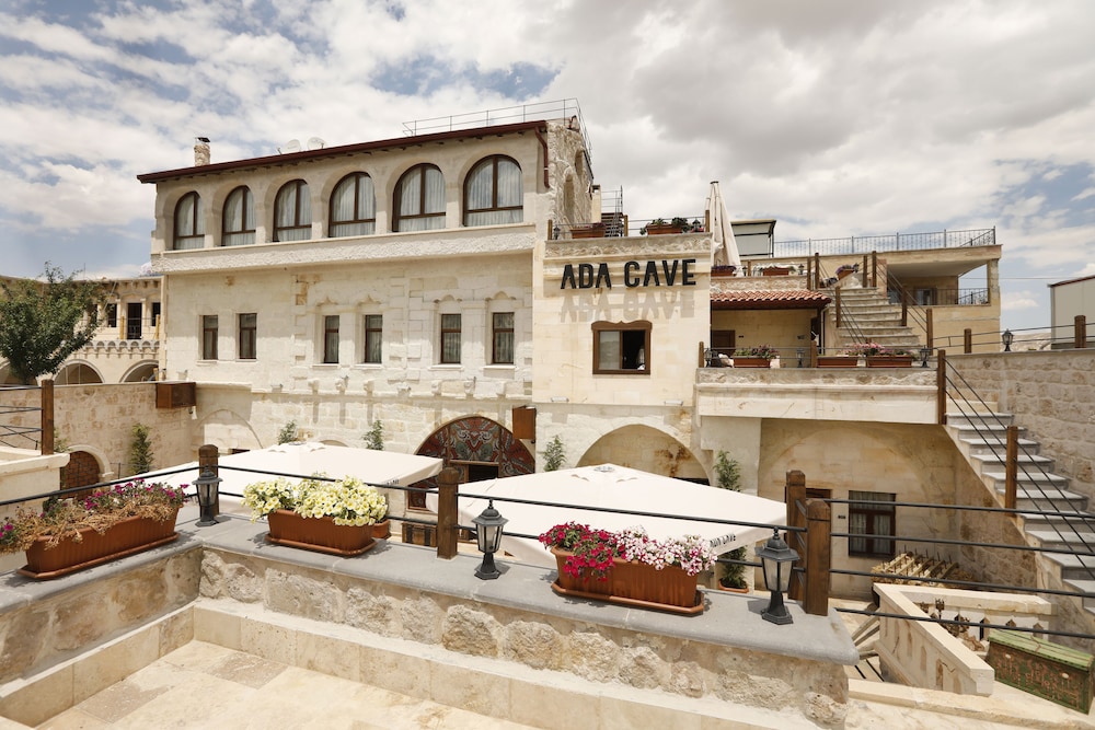 Ada Cave Suites 3/50