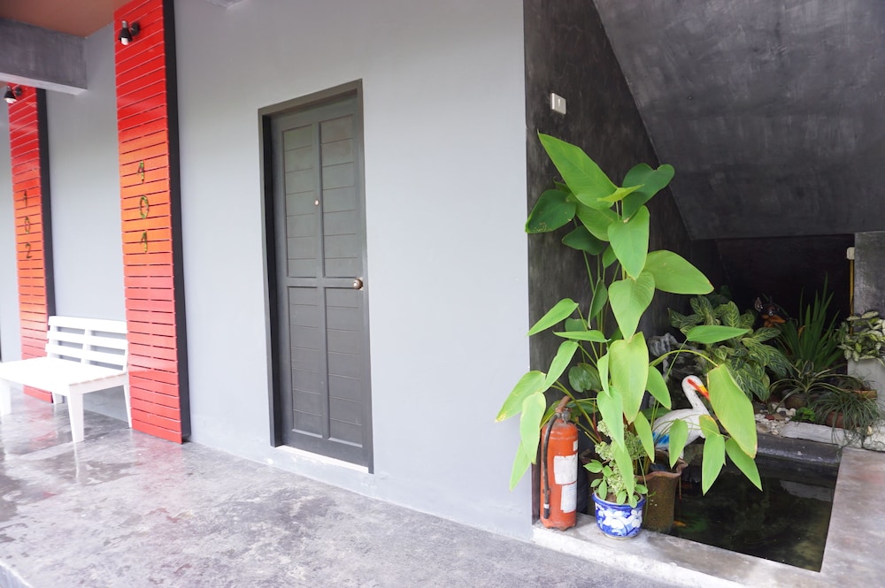 Ploenjai Hotel Ranong 26/48