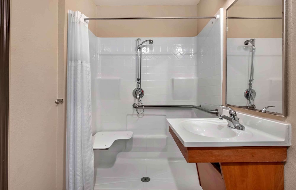 Extended Stay America Select Suites - Lake Worth 42/47