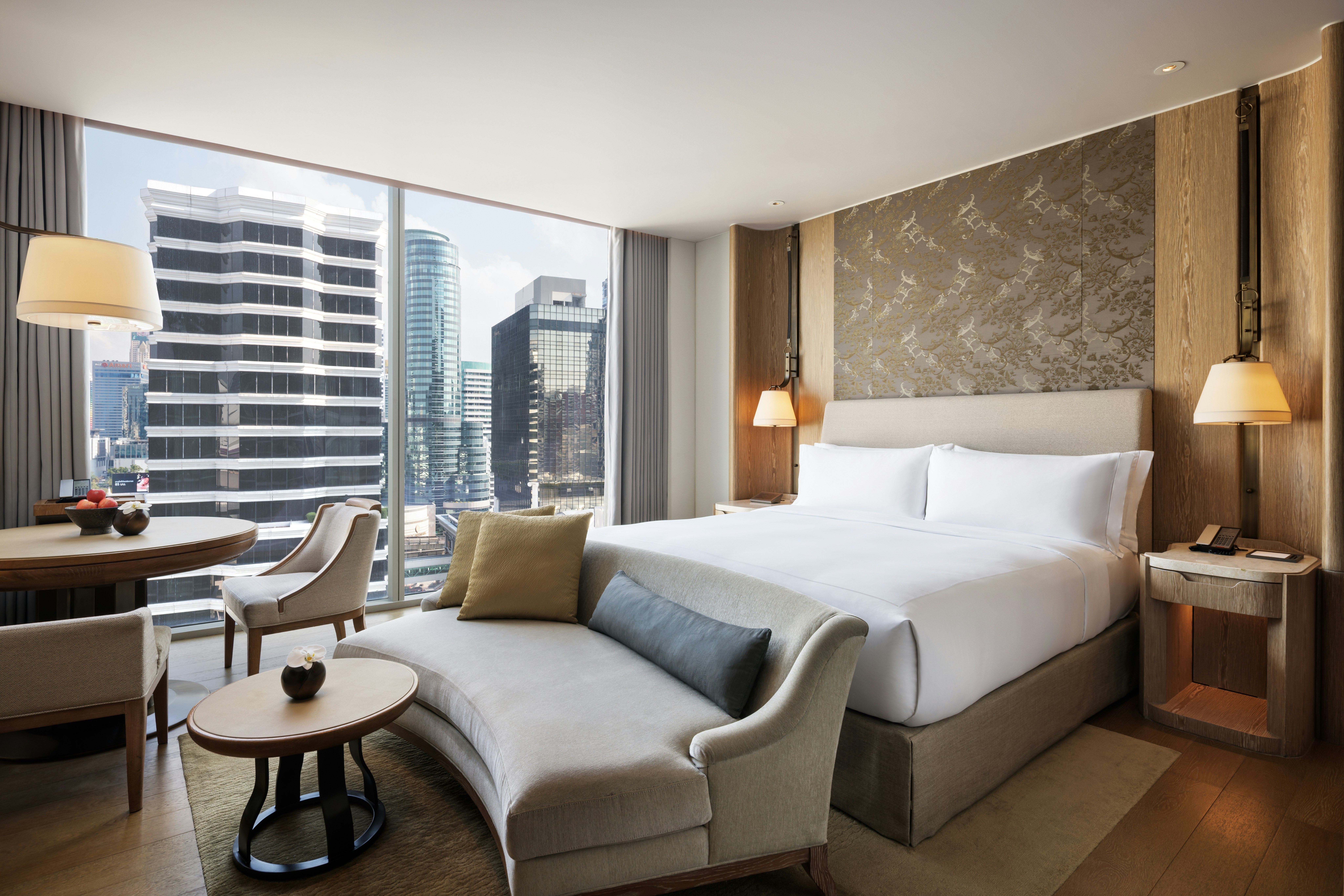 DELUXE, KING BED, CITY VIEW