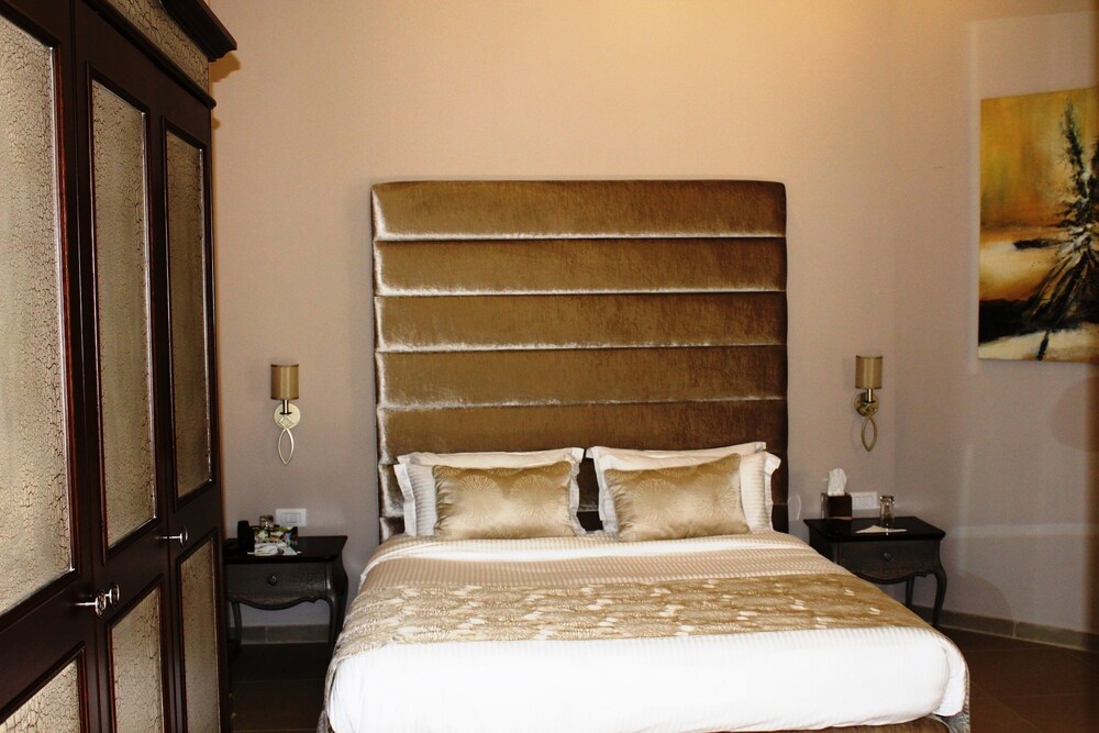 Cherry Blossom Boutique Hotel 13/69