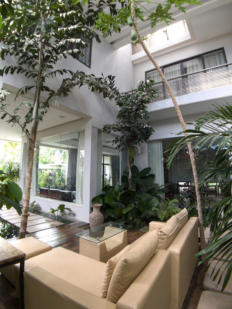Hotel Five.S 67/78