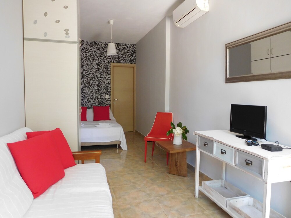 Aeolis Apartments & Studios 44/67
