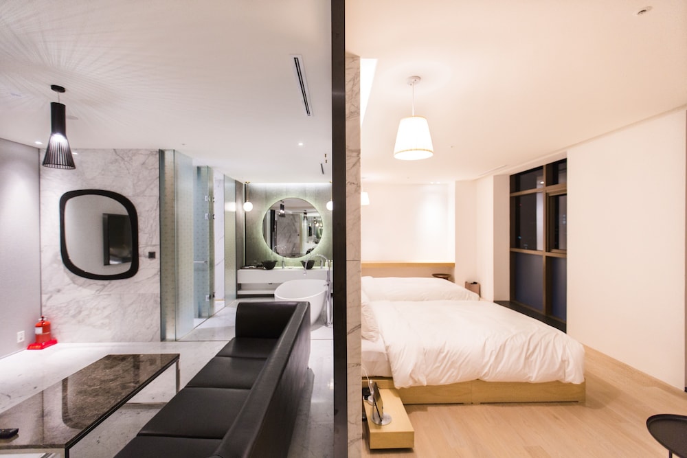 Stay Rak Hotel 40/68