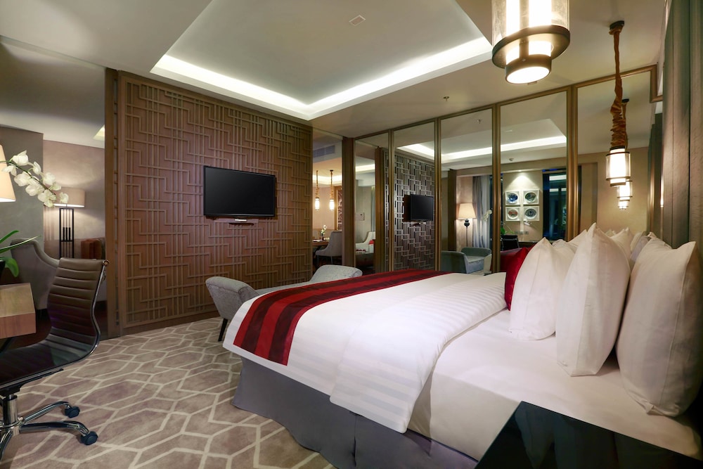 Governor Suite، Aston Priority Simatupang Hotel and Conference Center 5/10