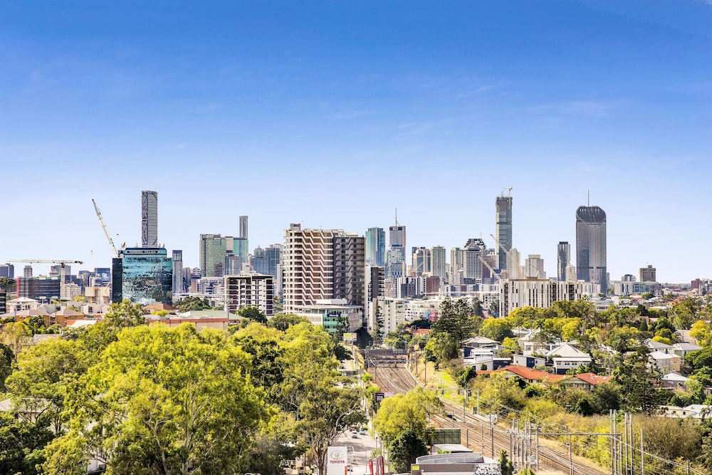 Essence Suites Taringa 51/60