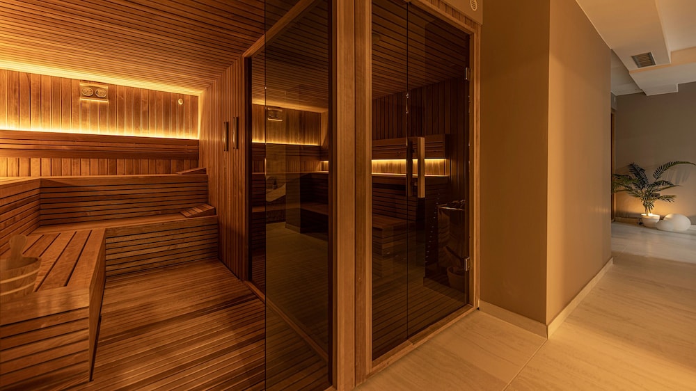 swimming pool spa
