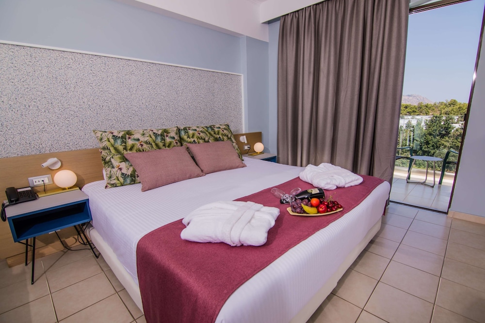 Deluxe, Double Bed, Garden or Pool View، Lindos Breeze Beach Hotel 4/10