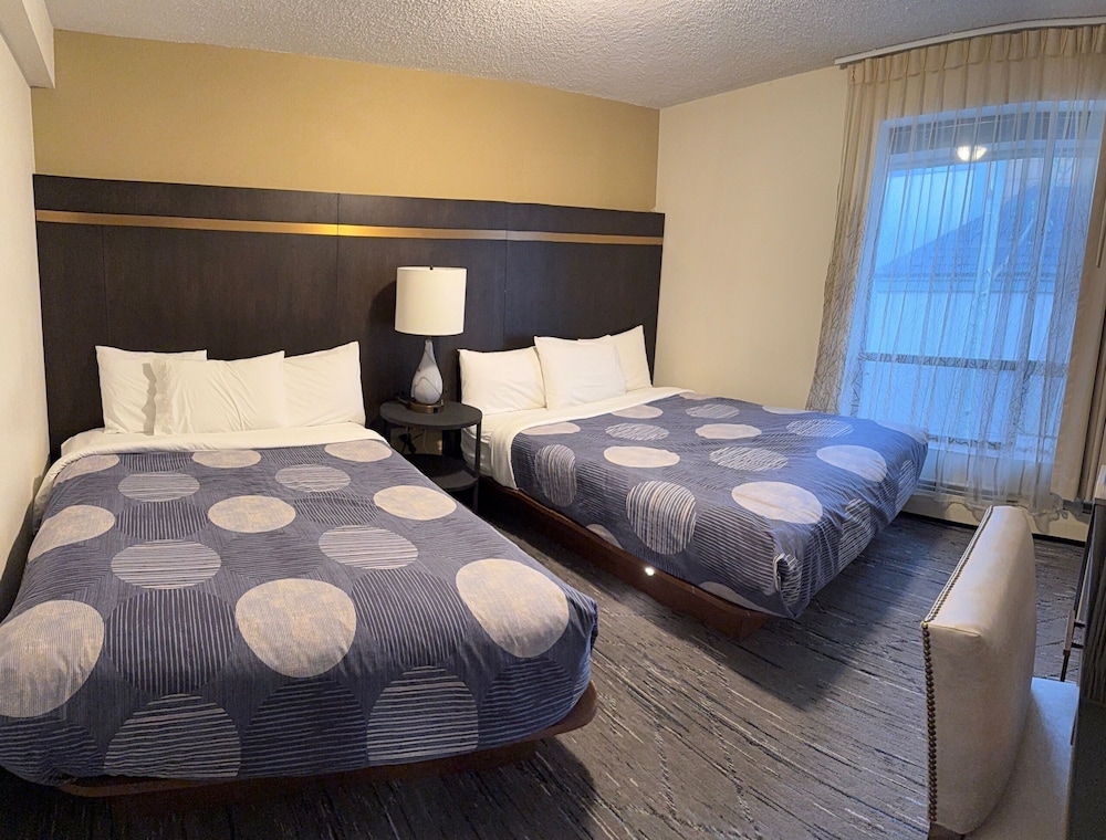Snowshoe Motel 21/72