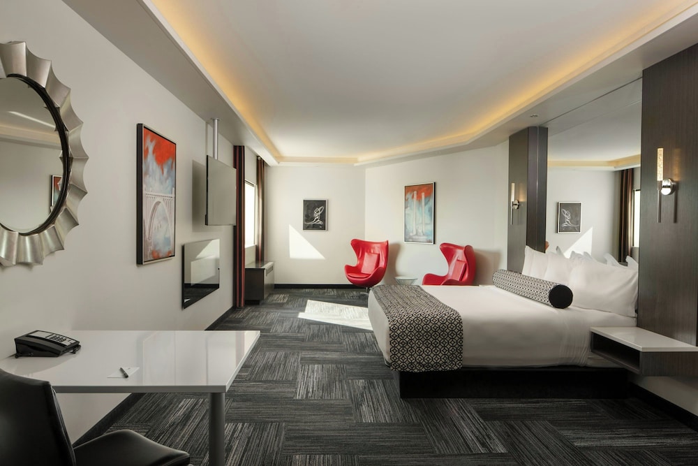 Junior Suite, King Bed